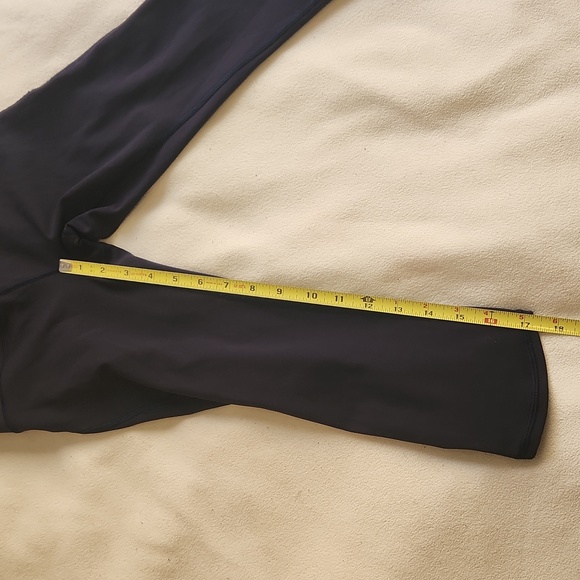 Lululemon Train Times Crop 17" Size 2 Navy - Picture 12 of 13